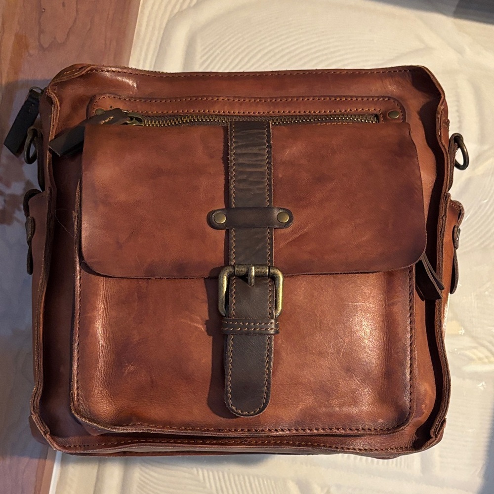 PIKOLINOS CAIMARI Rich Brown Leather Messenger Bag - Picture 4 of 16